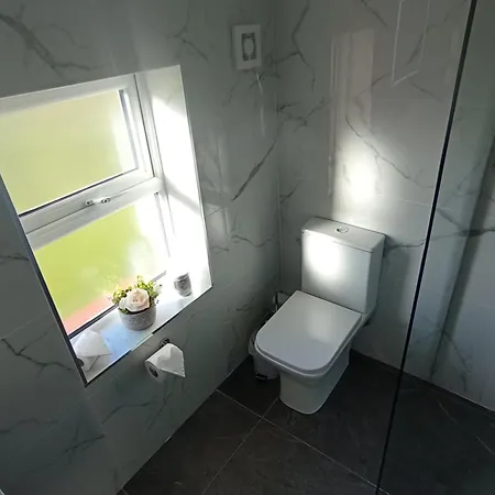 Tiernan's Luxury Triple Ensuite
