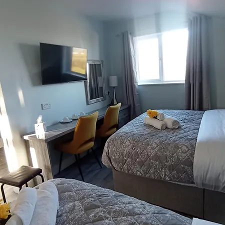 Tiernan's Luxury Triple Ensuite Апартаменты *