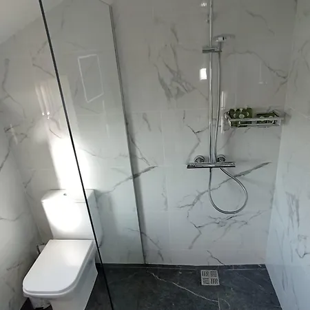 Апартаменты Tiernan's Luxury Triple Ensuite Чарлстаун